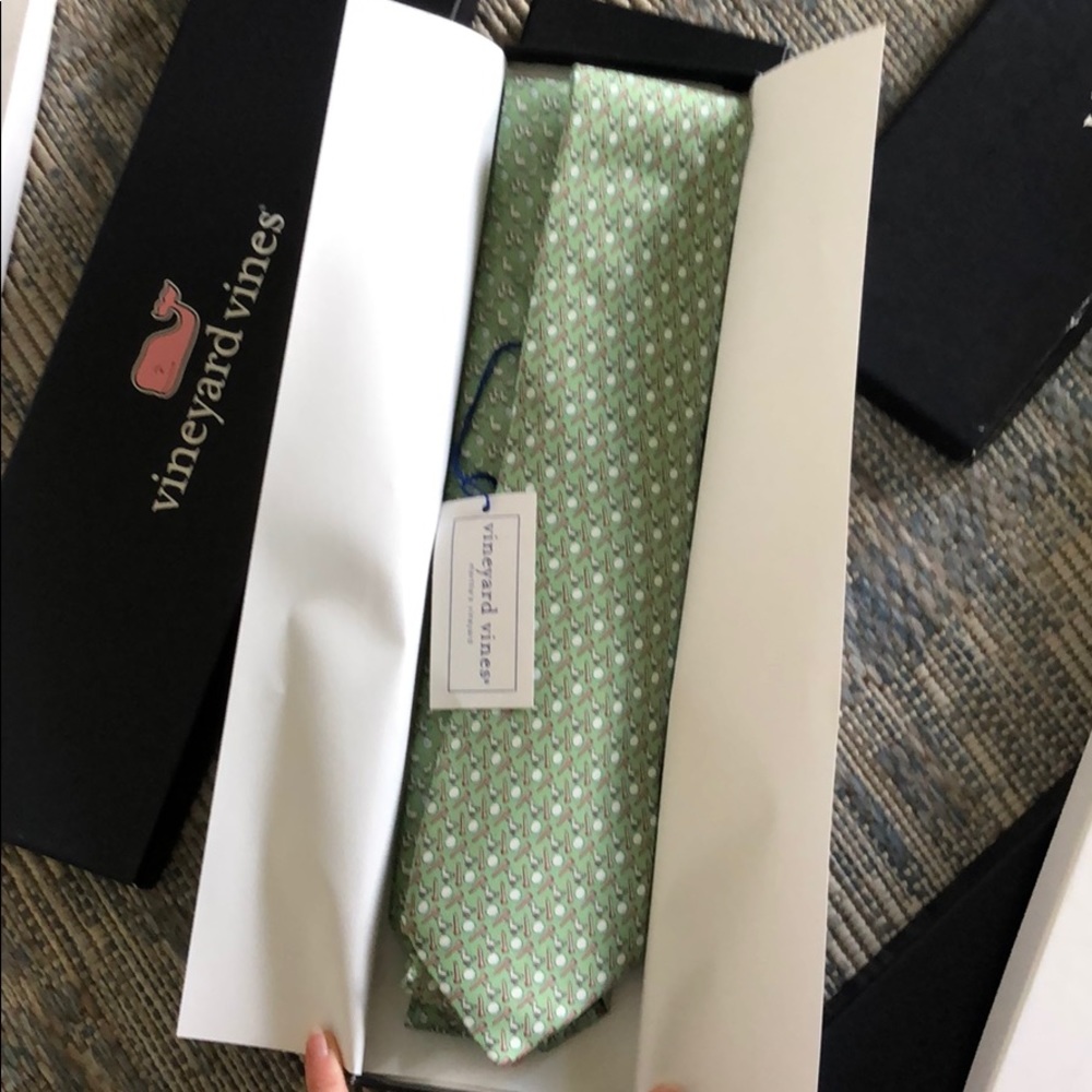 Vineyard vines tie golf themed